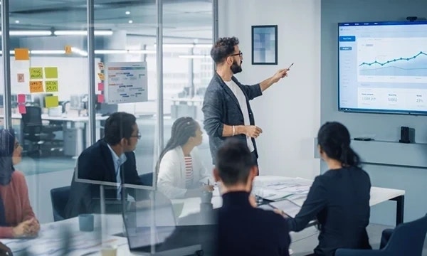 Strategic implementation for an app provider to achieve operational excellence