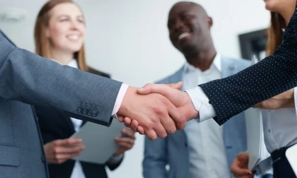 apoBank expands its strategic partnership with HCLTech