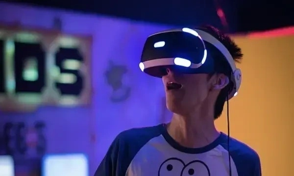 Identify AI opportunities, develop strategies and create roadmaps for implementing AI solutions. 