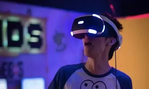 Identifique oportunidades de IA, desenvolva estratégias e crie roteiros para implementar soluções de IA. Identifique oportunidades de IA, desenvolva estratégias e crie roteiros para implementar soluções de IA.