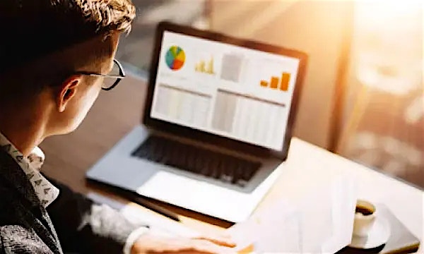Harnessing the power of connected finance with real-time insights Harnessing the power of connected finance with real-time insights