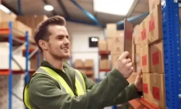 The central challenges for smart logistics in 2024 – and how to solve them with the right tools The central challenges for smart logistics in 2024 – and how to solve them with the right tools