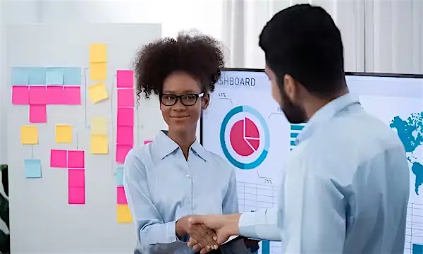 Revolutionizing customer support with GenAI-powered solution on AWS