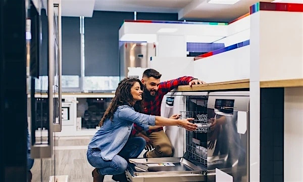 Customer journey to cloud transformation for a global lifestyle brand