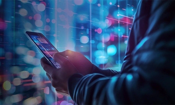 World’s largest on-prem data platform migration to AWS/EMR