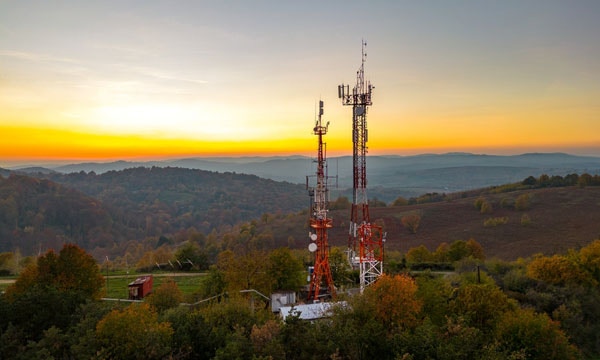 Performance Benchmarking and Traffic Steering across multi-vendor networks 