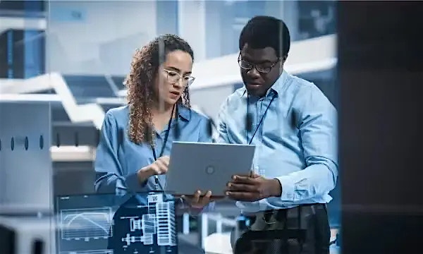 Envisaging real-time, proactive and self-healing networks through AI-powered automation Envisaging real-time, proactive and self-healing networks through AI-powered automation