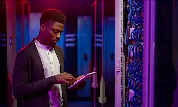 Ensure seamless networks to empower your business Ensure seamless networks to empower your business