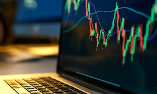 HCLTech profit rises 6.8%; increases revenue guidance to 13.5-14.5%