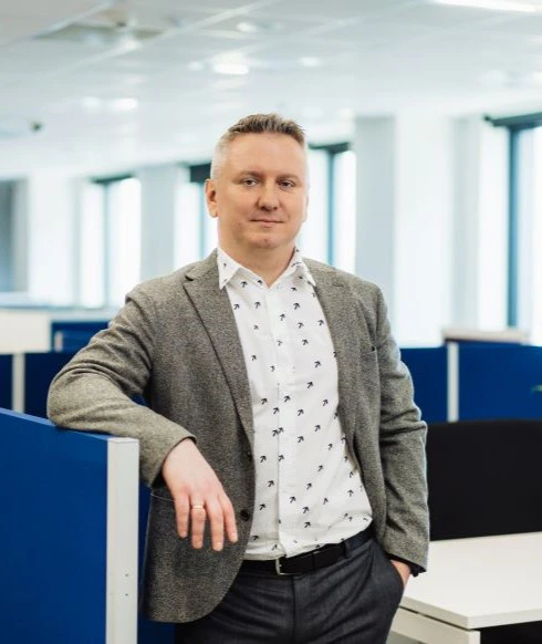 Piotr Dziewonski Profile