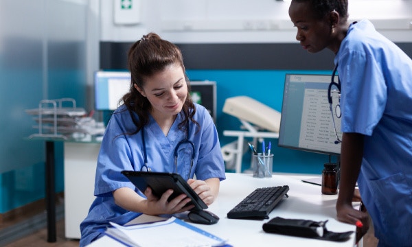 EHR services for clinical workflow optimizations