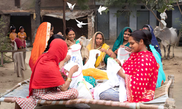 Spreading awareness on water resource management among villagers in Bannapur village in Hardoi, Uttar Pradesh