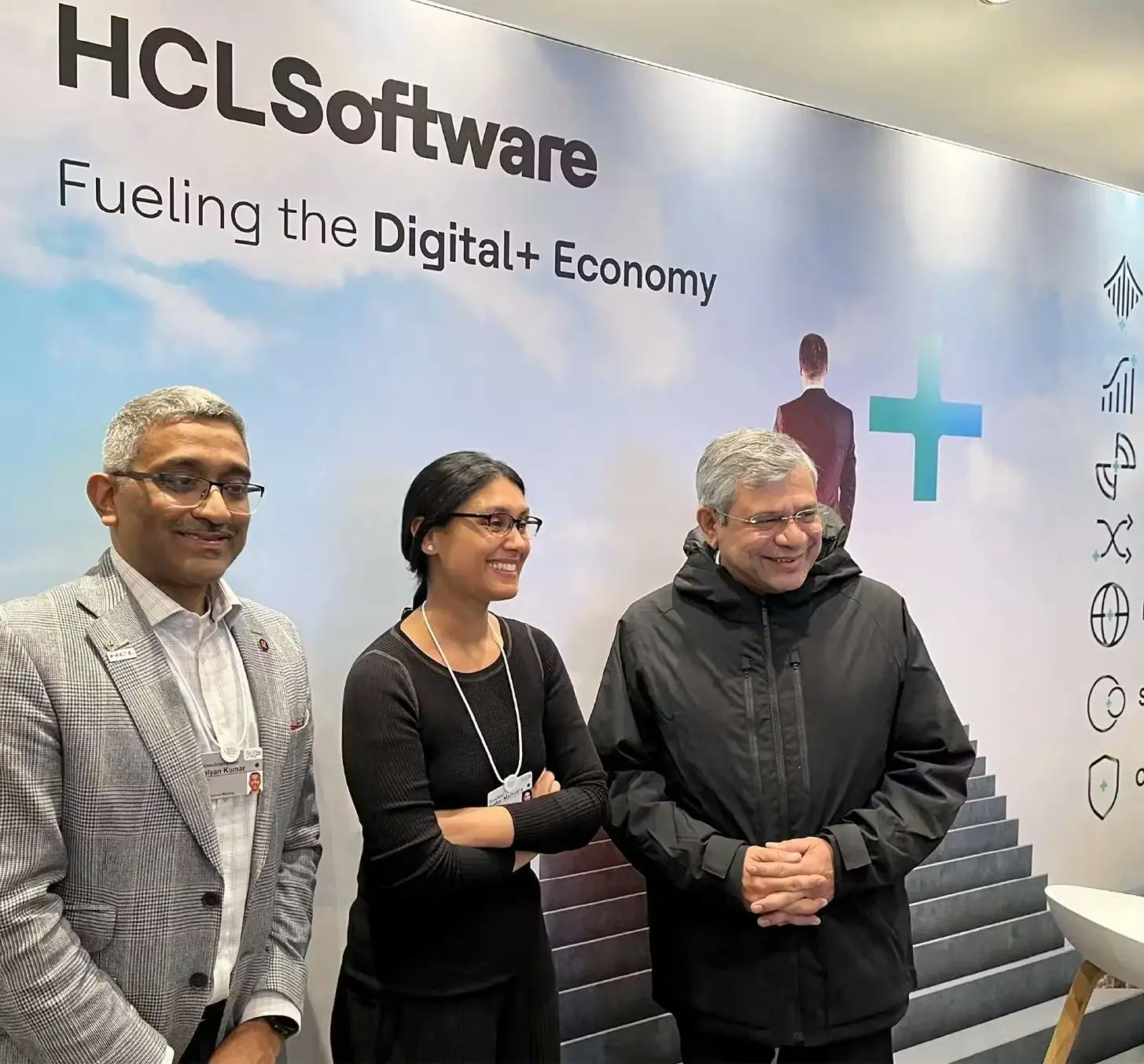 Ashwini Vaishnaw (R), India’s Minister for Electronics & IT, and HCLTech Chairperson Roshni Nadar Malhotra at the HCLSoftware pavilion at WEF 2025