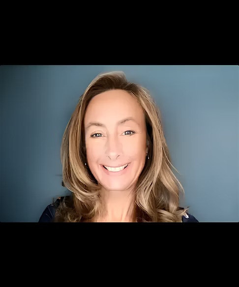 Elena Christopher氏