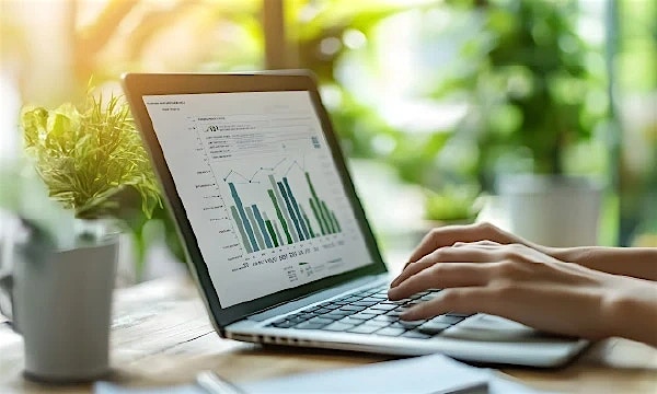 Sustainable workplace strategies: Manufacturer-Certified refurbished PCs deliver circularity benefits by design Sustainable workplace strategies: Manufacturer-Certified refurbished PCs deliver circularity benefits by design