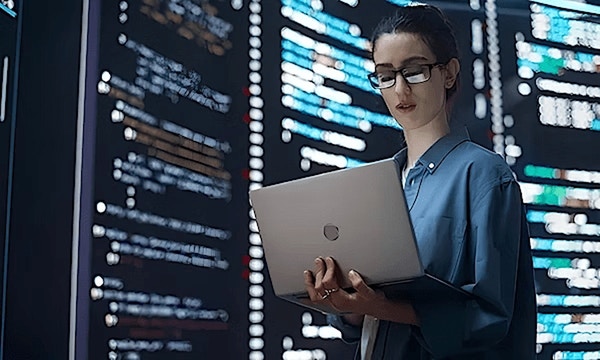 PLMate: Assisting AI-based product management PLMate: Assisting AI-based product management