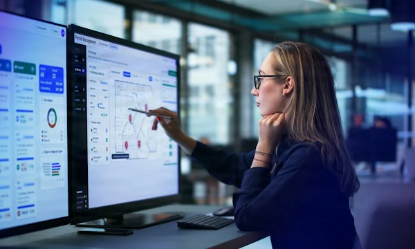 HCLTech Platform-Based Services: Intelligent, adaptive, unbound IT operations HCLTech Platform-Based Services: Intelligent, adaptive, unbound IT operations