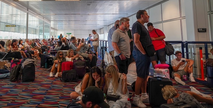 Minimize airline disruption with self-healing infrastructure