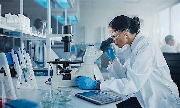 Revolutionizing the pharma lab environment with data in real-time