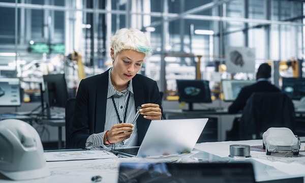 Engineering and manufacturing IT transformation in the automotive industry Engineering and manufacturing IT transformation in the automotive industry